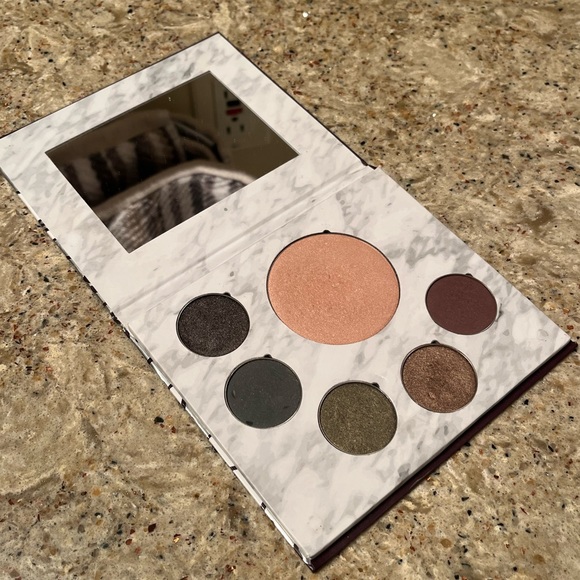 Fitglow Glam Palette - Picture 1 of 4